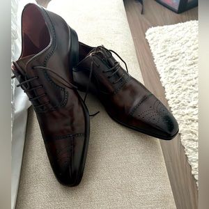 Brown Magnanni dress shoes size 9